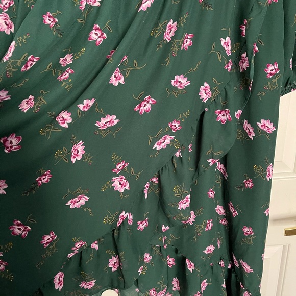 Old Navy Pattern Dress - Picture 3 of 3